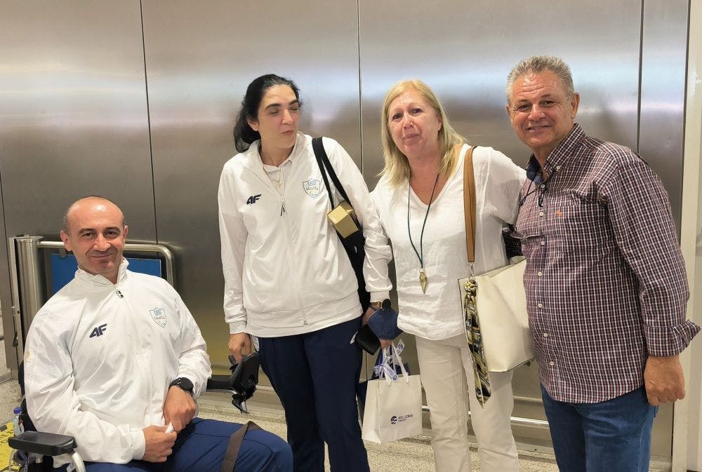 Επέστρεψαν με χαμόγελα και 13 μετάλλια οι Έλληνες Παραολυμπιονίκε (vid-pics) runbeat.gr